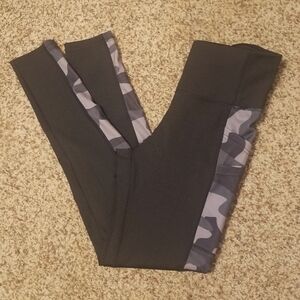 Nicole Miller Sport Leggings Size Medium